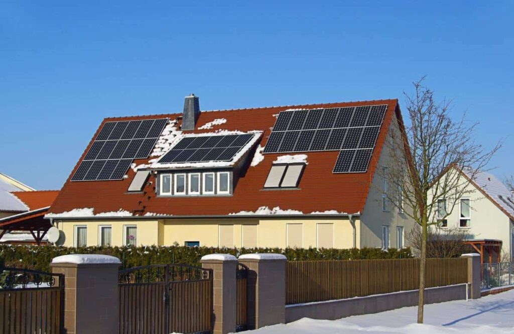 solar power roof in New Braunfels TX during winter